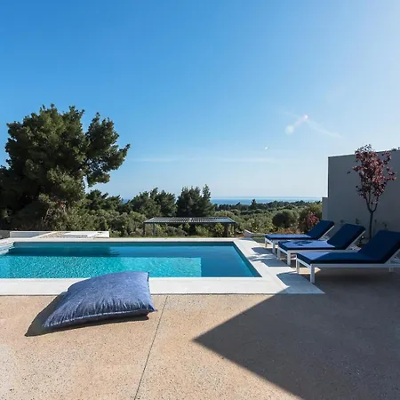 Theeta Pefko - Halkidiki Vila Metamorfosi (Sithonia)